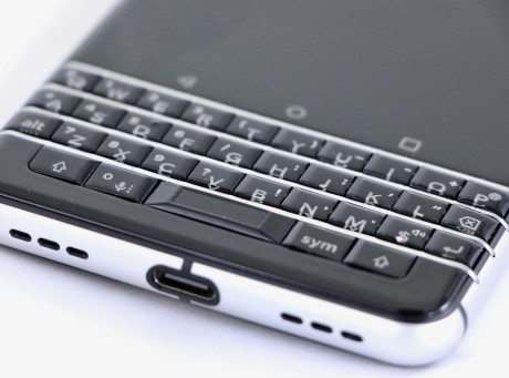 dialect Pekkadillo Danser Review: BlackBerry KEYone (Phone Scoop)