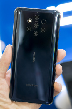 HMD Global introduces the Nokia 6300 and 8000 with 4G and Google Assistant  - Neowin