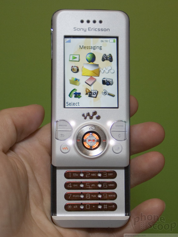 Review: Sony Ericsson W880i - INTERFACES