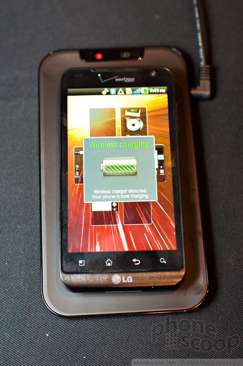 Hands-On with Wireless Charging Phones for Verizon (Phone Scoop)